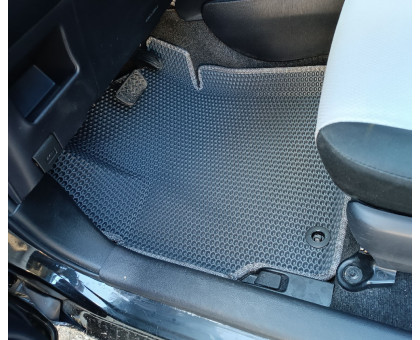EVA килимки на Toyota Yaris 2011-2019 бензин